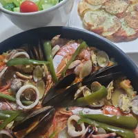 ☆夕飯☆パエリア、ガレット、サラダ　次男と1時間かけて４駅先へ帰りは車で10分だった(笑)|ｼｮｺﾗさん