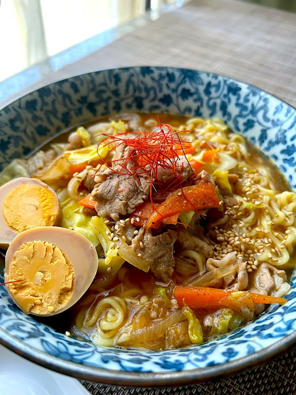 連休ひとりご飯～燻製たまご入り～|まなまな♡さん