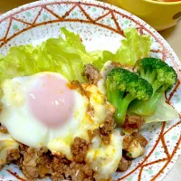 なんちゃってロコモコ丼＆コンソメスープ|なおさん