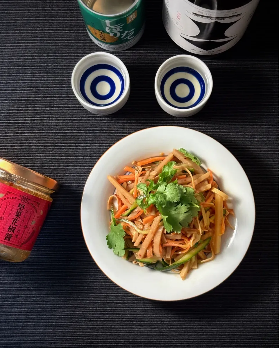 たけのこと豆腐干の冷菜 (涼拌竹筍)|まる(丸大豆)さん