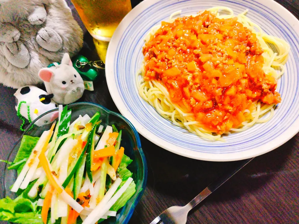 ミートソースパスタ、ミックス野菜サラダ|サトリさん