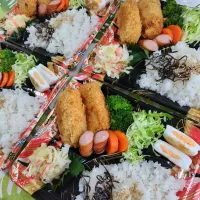 お弁当の空き箱で、新たに海老クリームコロッケお弁当です✨|rikako♪。.:＊さん