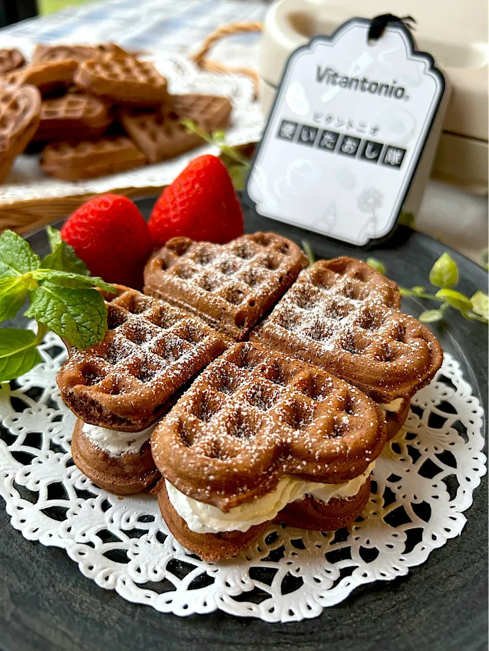 まなまな♡さんの料理 【ビタントニオ使いたおし隊💛ワッフル&ホットサンドベーカー】ハートワッフルプレート de チョコハートワッフル❤️こんなのもできるよ😍|まなまな♡さん