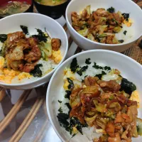 ガリバタチキン丼です✨おっ昼ごはーん✨|rikako♪。.:＊さん