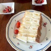 ブランチ♯フルーツサンド♯🍑白桃|小松菜さん