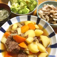 ＊子どもリクエストの肉じゃが、れんこんそぼろきんぴら♪＊|ultramarineさん
