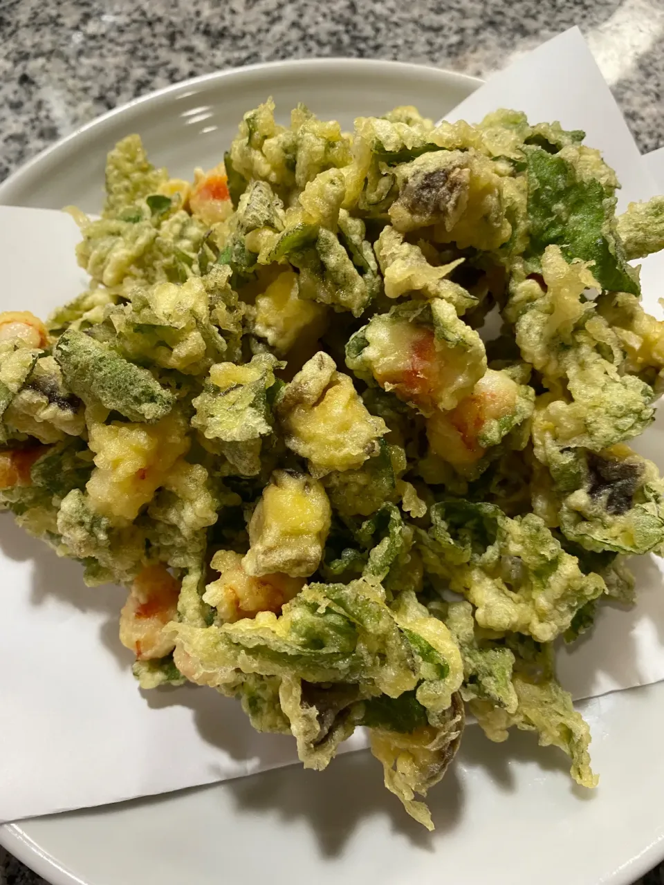 海老と椎茸と山ウドの穂先のかき揚げ|おかこさん