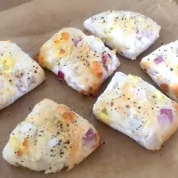新玉ねぎとチーズの米粉パン|さおりさん