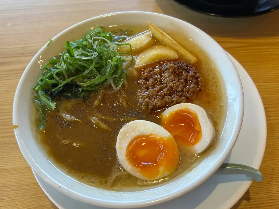 横浜家系ラーメン住吉家さんのカレーラーメン|Morito Kamiyaさん