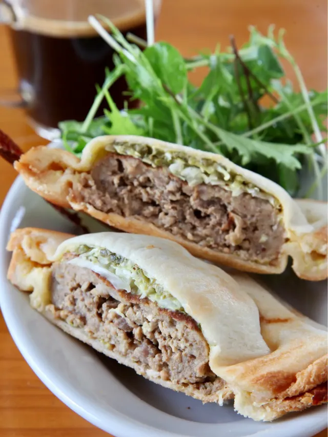 Snapdishの料理・レシピ写真:ビタントニオでハンバーグホットサンド｜おとなりのホットサンド♪