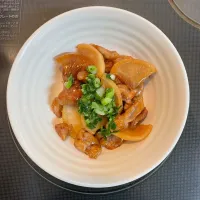 少ない材料で満足おかず！豚こまと大根のオイスター炒め| あきたまさん