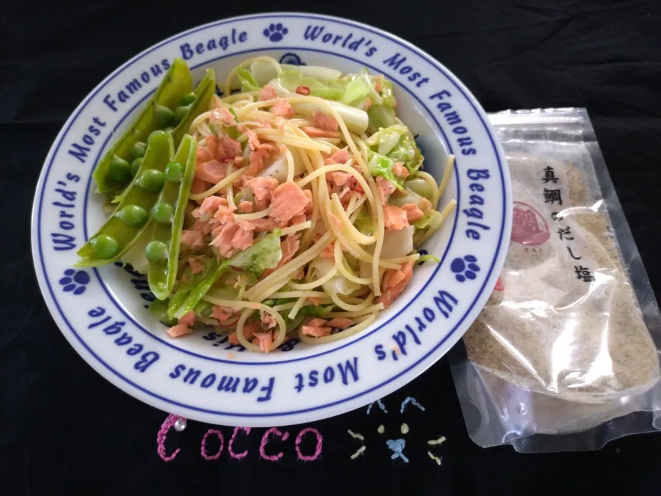 サーモンと春キャベツのパスタ✨|cocco+さん