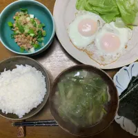 昼食　納豆目玉焼き定食|ATさん