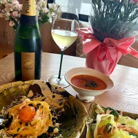 お昼はお一人様　カルボナーラ　トマトスープ|izunさん