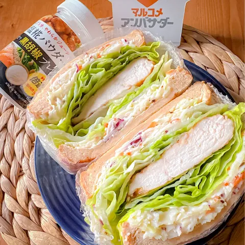 「プラス糀 生塩糀パウダー黒胡椒ブレンド150g」を使ってみたSnapdishの料理・レシピ写真:粒マス甘辛チキン沼サンド🥪