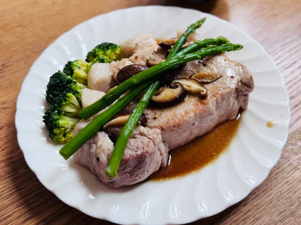 1日独身、優雅なるトンテキランチ|あらら？さん