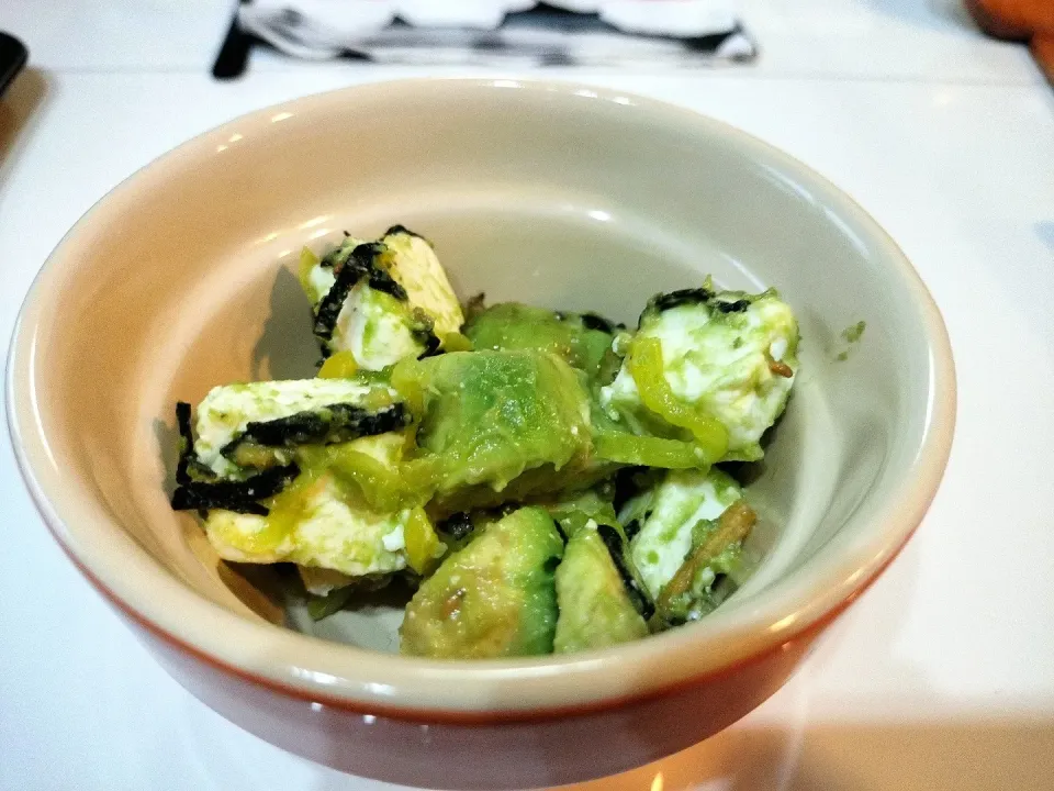 アボカドとクリームチーズ、沢庵をお茶漬けの素で|つるぎだけさん