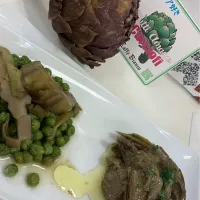 カルチョーフィとエンドウの煮込みとカルチョーフィと仔羊の煮込み|お家でbar!さん