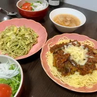 竹の子のジェノベーゼ、茄子のミートソースパスタ、コンソメスープ、サラダ|tatsuponさん