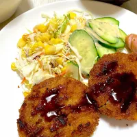 揚げ焼きハムカツ、コーンサラダ、野菜のお味噌汁、お漬け物ご飯|Ayaさん