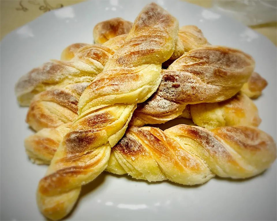 ツイストシュガーデニッシュ✨|c.Kuuu.mさん