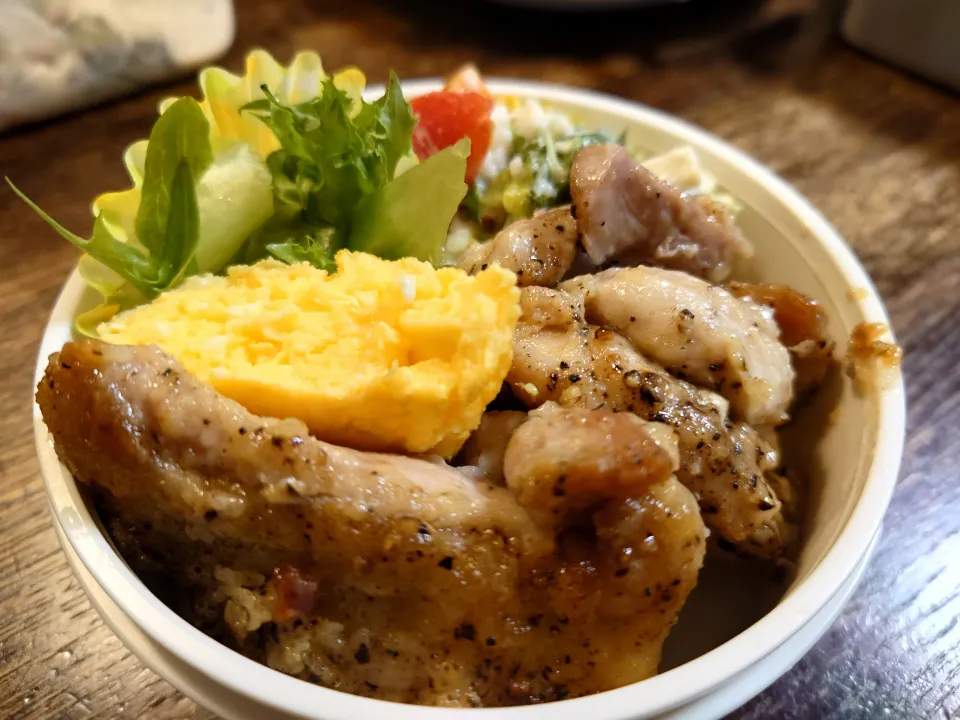 鳥のパリパリ焼き弁当(*^^*)|しーPaPaさん