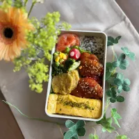 5/7❤︎GW明け…久しぶりにお弁当作り🍱
主人ののっけ丼弁当🌱

＊隠れ海苔弁
＊甘辛ささみカツ
＊たまご焼き
＊蓮根の挟み揚げ
＊ブロッコリー
＊辛子明太子|Makinsさん