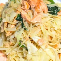 cocco+さんのお料理〜サーモンと春キャベツのパスタ| f.1125beさん