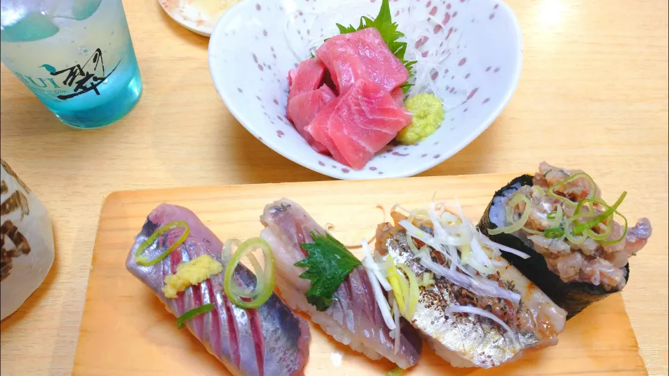 5/4の夕食
近所のお寿司屋さんで乾杯|卯月さん