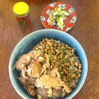 ランチ♯ネバネバ豚丼|小松菜さん