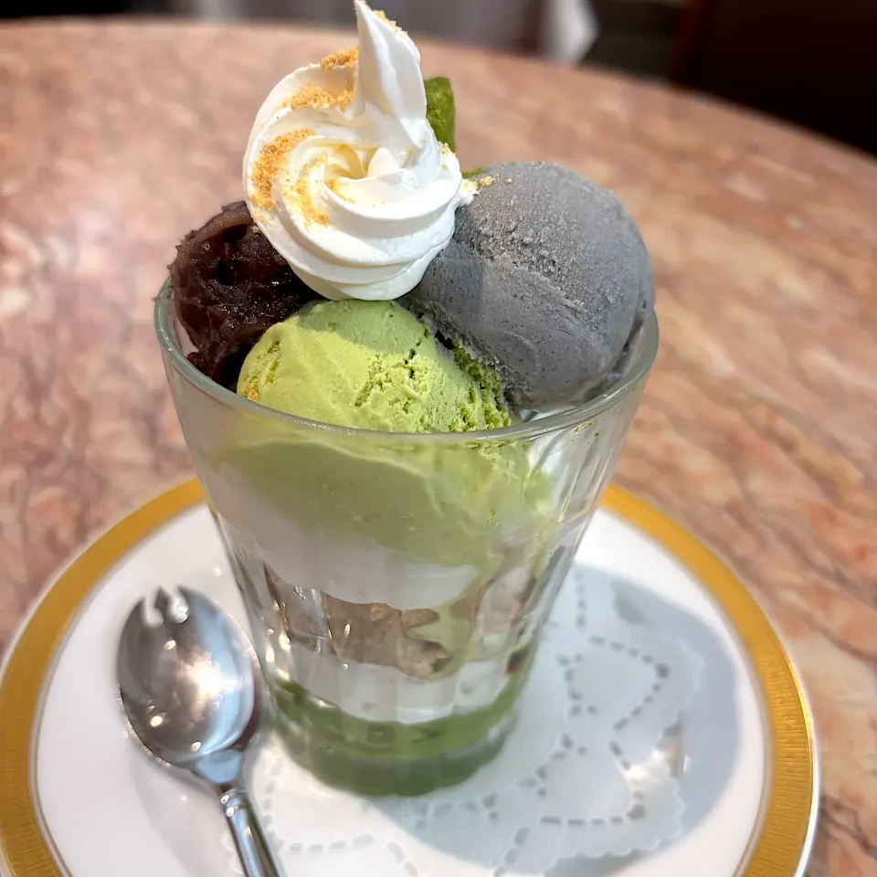 抹茶かと思ったら胡麻アイス|なおぴょんたさん