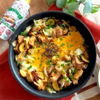 フライパンひとつ🍳yummy!コリアンホットでチーズタッカルビ風| みずほさん