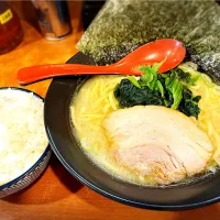 家系らーめん（塩） ¥850|Blue Moon Caféさん