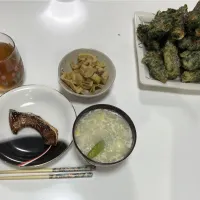 晩御飯☆筍の土佐煮☆ちくわの磯辺揚げ☆ぶりの照り焼き☆かき玉汁（えび団子・玉葱・絹さや・溶き卵）|Saharaさん