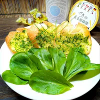 🌏『世界の食卓探検隊』🇮🇹イタリア料理
【🇮🇹チポリーナバタートースト】|ayaさん