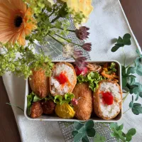 5/8❤︎主人の五目いなり寿司弁当🌱

＊ 五目いなり寿司
＊ オムレツ
＊ たらこパスタ
＊ 甘酢から揚げ
＊ ブロッコリーの和え物|Makinsさん