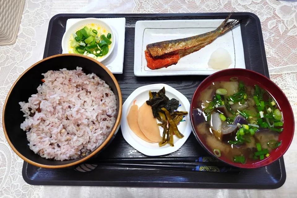 今日の朝ごはん（雑穀ごはんにいわし明太、納豆、茄子のみそ汁、すぐき漬）|Mars＠釜飯作り研究中さん