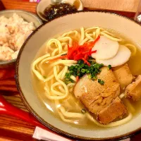 沖縄そばとジューシーのランチセット|リフルシャッフルさん