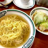 香港食通街　海老ワンタン麺　温レタスの特製醤油がけ|よだみなさん