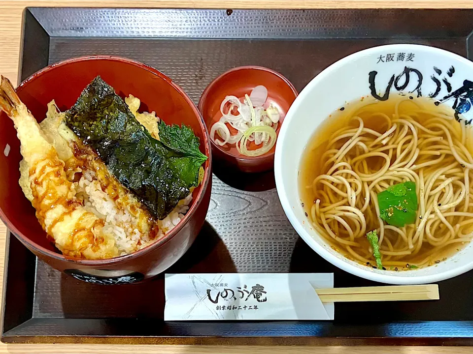 麺好き丼好きランチは                                        「ミニ天丼・大阪蕎麦セット」|mottoさん