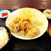 鶏のから揚げ定食 ¥850| Blue Moon Caféさん