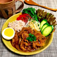 10分で爆速！豚肉と新玉ねぎカレー|まめもにおさん