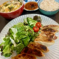 皮から手作り餃子定食 薬膳っぽいスープ付き|tatsuponさん