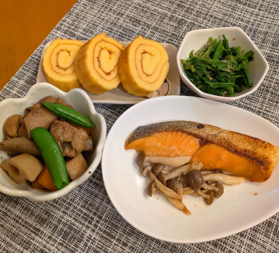 ☆鮭ムニエル　☆伊達巻　☆タラの芽ごま和え　☆筑前煮|chikakoさん