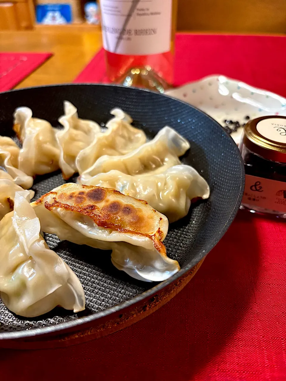 セブンの焼き餃子🥟🥟|おかちさん
