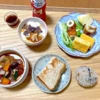 昨日の蒸し鶏のスノコの下で作ってたミネストローネ🍅で朝定食|さくたえさん