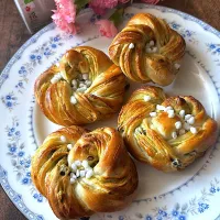 青きな粉折り込みパン🍞 ~米糀ミルク