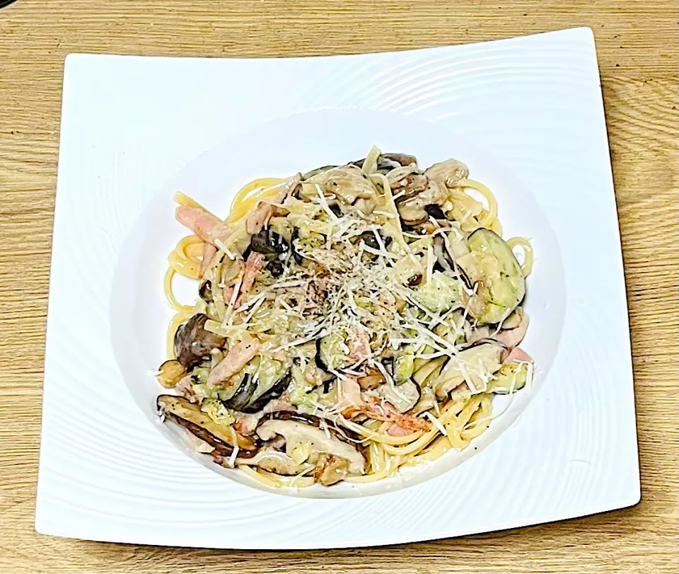 リングイネ・椎茸と茄子のクリームソース|銀蔵じいちゃんさん