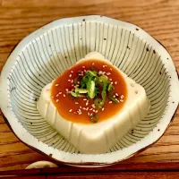 「海鮮ソースの冷奴」
常備菜、味噌汁、炊き込みご飯の🍙を 添えて 朝ごはん💦|ばくあんしゃさん
