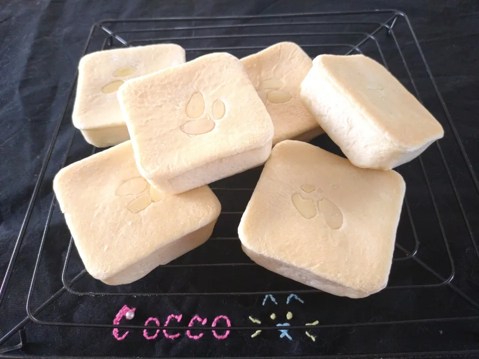 スクエアなイングリッシュマフィンになりそこねた白いパン✨|cocco+さん